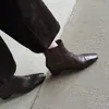 Novas Botas Chelsea Femininas com Salto Escondido, Padrão Amassado à Mão em Pele de Ovelha, Bico Quadrado Pequeno, Versáteis para o Dia a Dia, Botas de Cano Curto de Couro Genuíno de Calçar