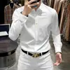 Camisa de manga larga para hombre de alta gama, elegante y sin esfuerzo cool, con cierre oculto de botones, diseñada para uso business casual, resistente a las arrugas y con corte slim y tejido elástico.