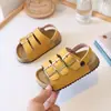 Sandálias Birkenstock para Bebê Menina Verão 2026 Novos Tênis Esportivos de Praia para Meninos Calçados de Praia Macios para Crianças Pequenas Tendência