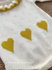 Macacão de Manga Longa com Gola de Renda para Bebê, Personalizável com Coração de Amor, Malha 100% Algodão Penteado, Macacão de Engatinhar com Logo Personalizado para Meninas