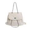 Bolsa Saco com Design de Corrente em Padrão Diamante 2026 Novo Modelo Bolsa de Ombro Feminina para o Dia a Dia Mochila Fashion e Estilosa