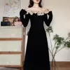 Impresionante Vestido Negro de Manga Larga Estilo Hepburn Francés para Mujer en Otoño e Invierno, Combinado con un Abrigo y Usado como Capa Base, Vestido Largo Ajustado al Cuerpo