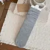 Meias de Algodão Puro Cor Sólida Padrão Escuro Renda Ondulada Meias Femininas de Cano Médio Meias Meilade Absorventes de Suor Versáteis Meias Longas Meias Largas