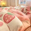 Juego de Cuatro Piezas de Terciopelo de Copo de Nieve Invierno Engrosado Cálido Coral Fleece Doble Cara Polar Funda Nórdica 3D Tridimensional Dibujos Animados Leche Terciopelo Venta al por Mayor