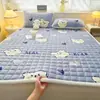Funda de Colchón Espesa de Terciopelo de Leche Dormitorio de Estudiante Individual Cojín Suave Adicional Alfombrilla Especial para Dormir Protector de Cama