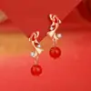 Pendientes Originales de Ágata Roja Lucky Koi para Mujer Plata de Ley 925 Nuevo Estilo Chino Pendientes del Año del Caballo del Zodiaco Venta al por Mayor