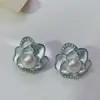Aretes de Perla con Camelia Pintada Estilo Francés, Dulces y Elegantes, Aretes de Alta Gama, Aretes Florales Diarios Únicos al por Mayor