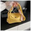 Bolso de Mano Estilo Coreano para Mujer 2025 Nuevo Estilo, Diseño Niche Versátil Bolso para Ir al Trabajo, Bolso Bandolera de Hombro Único de Gama Alta