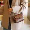 Bolsas Tendência Primavera e Verão 2026 Novas Bolsas Femininas Versátil Fashion de Alta Qualidade Bolsa de Ombro Transversal Bolsa Pequena Estilosa de Couro Genuíno