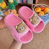 Novas chinelos de EVA infantis, chinelos de verão para casa com sola macia para meninos e meninas, chinelos de banheiro antiderrapantes para bebês, atacado