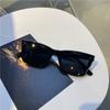 Gafas de Sol de Estilo Europeo y Americano ins de Montura Pequeña 2022 Nueva Moda Estilo Cóncavo Moderno Street Style Super Negras Ciber Rojas Gafas de Sol Mujer Coreanas