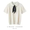Elegante Camisa Polo de Manga Corta con Cuello Polo de Lana Fina Estilo Francés con Adorno de Bufanda de Seda, Elegante Top de Verano con Diseño Versátil