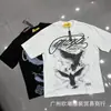GUAPI Camiseta de Manga Curta Tendência Verão Estampa Direta em Tinta Branca Logo Cyber Estampa de Aranha Strass para Homens e Mulheres