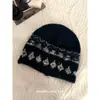Gorro Turbante de Punto Jacquard con Borde Enrollado para Mujer en Otoño e Invierno Cálido 2025 Nueva Moda Versátil Pequeño Gorro de Lana que Muestra la Cara
