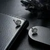 Brincos Cluster de Diamante Cheio de Novo Estilo Transfronteiriços para Homens, Modernos e Versáteis, Brincos de Flor de Íris em Forma de Cruz de Alto Padrão para Mulheres