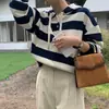 Em estoque Moletom com capuz listrado chique coreano design feminino senso de design nicho início do outono solto preguiçoso top moderno 26091