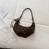 Bolso de ante tipo dumpling estilo retro Melard para mujer, nueva colección otoño/invierno 2026, bolso de hombro para debajo del brazo casual de nicho y minimalista