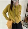 Suéter Cardigan Tricotado Amarelo de Gola Alta Meia-Calça Feminino para Outono 2026 Novo Estilo Muito Bonito Top para Início de Outono