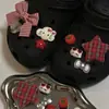 Negro y Rojo Dulce Genial Dibujo Animado Gato Kt Estrella Estrella Lazo Lindo Dijes para Zapatos Decoraciones para Zapatos Accesorios para Zapatos Crocs