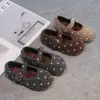 Zapatos Birkenstock para Niñas 2026 Otoño Nueva Llegada Niños Versátiles Lunares Zapatos Casuales Niñas Pequeñas Retro de Corte Bajo Zapatos Pequeños de Cuero