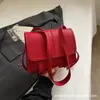 Bolsa Mensageiro Casual Versátil Minimalista para Mulheres 2026 Nova Moda Comutador Bolsa de Axila Bolsa Transversal Super Popular Bolsa Quadrada Pequena