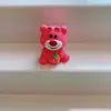 Urso Morango Tridimensional Acessórios de Cabelo Feitos à Mão Buraco de Tênis Chaveiro para Carro Enfeites de Carro Case de Celular com Cola de Creme Acessórios de Resina