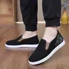 Sapatos casuais masculinos de lona finos e respiráveis para o verão, mocassins versáteis e estilosos, tênis casuais