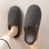 Zapatillas populares de lana de cordero y algodón para hombres y mujeres, cálidas de invierno, silenciosas, antideslizantes, para uso en interiores, estilo de pareja