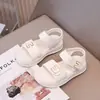 Sandalias para Niñas 2026 Nuevo Estilo Verano Ropa para Exteriores con Falda Sandalias para Estudiantes de Secundaria Niñas Suela Suave Punta Abierta Zapatos de Playa