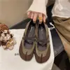 Sapatos Mary Jane Estilo Francês com Bico Baixo para Mulheres, Sapatos Cinza Pata de Porco, Novos Sapatos de Ballet com Tira Cruzada 2026