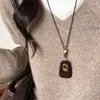 Collar Colgante Ovalado de Piedra Ojo de Tigre Vintage Maillard Cadena Elegante de Clavícula de Moda Collar de Nicho de Alta Gama para Mujer