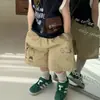 Conjunto de Colete para Meninos Verão 2026 Estilo Coreano Conjunto de Duas Peças Novo Conjunto de Verão Elegante Sem Mangas para Crianças
