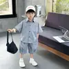 Traje Elegante de Verano para Niños 2026 Nuevo Estilo Coreano Ropa de Bebé a Cuadros Camisa de Manga Corta para Niños Conjunto de Dos Piezas Moderno