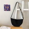 Bolsa dumpling media luna de dopamina 2023 nueva bolsa de mensajero de color caramelo combinable para todo bolso de hombro casual ligero para mujer