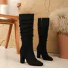 6301-69 Botas Longas Pretas de Veludo até o Joelho Plissadas para Mulheres com Zíper Lateral, Salto Grosso e Design Empilhado, Botas de Cano Alto Exclusivamente para Vendas Transfronteiriças