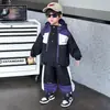 Conjunto de Ropa de Otoño para Niños 2026 Nuevo Estilo Sudadera con Capucha Cortavientos para Bebé Niño Estilo Urbano Fresco Conjunto Deportivo de Dos Piezas para Niños
