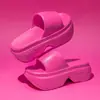 Chinelos com Sola Super Grossa para Mulheres, Novo Estilo de Verão, Sandálias de Exterior Antiderrapantes de Eva para Casa, Chinelos Slip-On Femininos
