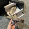 Zapatos Birkenstock Versátiles, Cómodos y de Suela Plana para Mujer 2025 Nuevas Chanclas de Exterior para Mujer Primavera/Verano con Pedrería y Diseño de Punta Cerrada