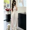 Em estoque, deslumbrante conjunto de duas peças de novo estilo para o verão: camiseta de manga curta com três listras e calça casual de perna larga