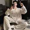 Pijama para Hombre Primavera y Otoño Seda de Hielo Manga Larga 2026 Nuevo Dibujos Animados Elegante Juvenil Seda Otoño Conjunto de Ropa para el Hogar