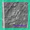 Se encuentran disponibles materiales de piedra como Roca Volcánica Negra y Granito para fines de muestra y pueden ser procesados para crear Superficies Combinadas, Superficies Ojo de Dragón y Otras Capas de Superficie