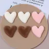 Pendientes de Pinza para el Pelo con Forma de Corazón Exagerado de Peluche Estilo Coreano Accesorio para el Cabello para Niñas con un Toque de Alta Gama
