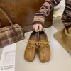 Zapatos de cuero de estilo nuevo para mujer con puntera redonda, aumento de altura interior de 3 cm, estilo retro, con cordones, diseño de puntera dividida en piel de cerdo, versátiles y adecuados para un look de universidad