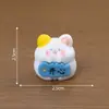 Paisagem em miniatura com adoráveis gatinhos e cachorrinhos, charmosos animais fofos, acessórios decorativos DIY e pequenos enfeites de mesa