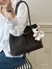 Bolso de mujer de gran capacidad, nuevo modelo de verano 2026, bolso de hombro de lujo ligero vintage de alta gama para el trabajo y los desplazamientos, bolso tote