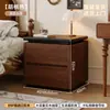 Mesita de noche Modelo Nuevo 2026 para Dormitorio del Hogar, Pequeña Estilo Mediados de Siglo, Lujo Ligero, Gabinete de Almacenamiento de Gama Alta