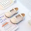 Sapatos de Couro Macio da Moda Estilo Coreano Primavera 2026 para Meninas Pequenas, Sapatos de Princesa Estilosos com Laço para Bebês