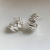 Pendientes de metal plisados irregulares, ligeros, de lujo, de alta gama, estilo retro, elegantes, accesorios para las orejas para mujer 2024.