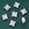 Plata esterlina S925 flor pequeña de cuatro hojas respaldo cuadrado Accesorios de nube vintage desgastado DIY material de cuentas hechas a mano joyería al por mayor