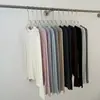 ¡Lyocell Tencel + Lana Merino! Artículo de alta calidad. Esta camiseta de cuello redondo es perfecta para usar en capas o sola y se verá genial en el otoño de 2026.